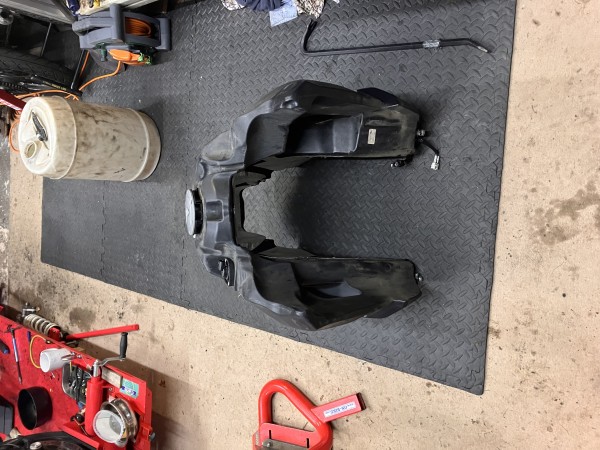 Ktm tank