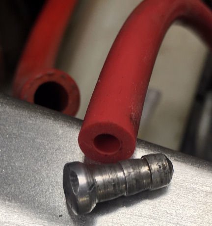 vac_line_plug_f1531e5cf63393138f7d7c5e9d4eef86ec833b74[1].jpg