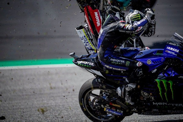 Maverick-Vinales-GP-Spagna-gesto-incidente.jpeg